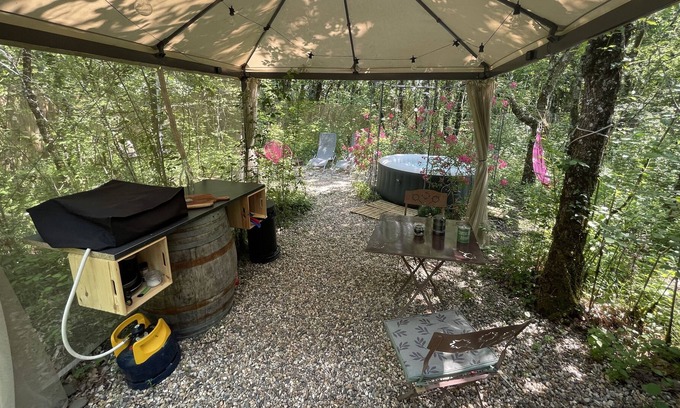 Loubezs-Bernac Cabin | Glamping Black box