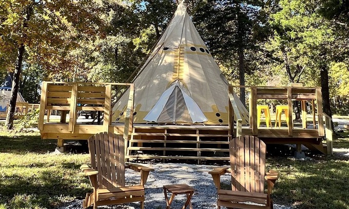 Newnata RV Rental | Glamping in an Authentic Style Sioux Tipi in the Heart of the Ozarks “The Bear”