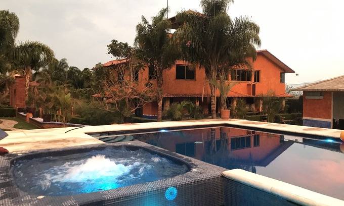 Malinalco Cabin | Glamping in the Green Hills Mansion
