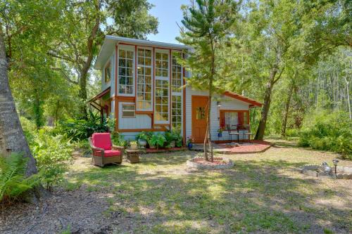Lutz House | Glamping-Style Cabin on 20-Acre Farm Near Lutz!