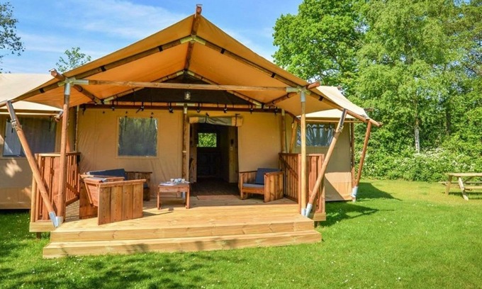 Mol House | Glampingtent Silver Lodge 4 by Interhome