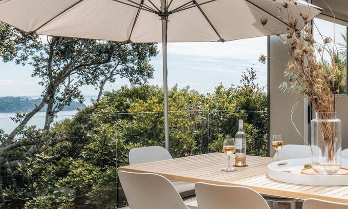 Waiheke Island House | GLASSHOUSE | Coast & Country | WINTER DEAL - Stay for 3, Pay for 2