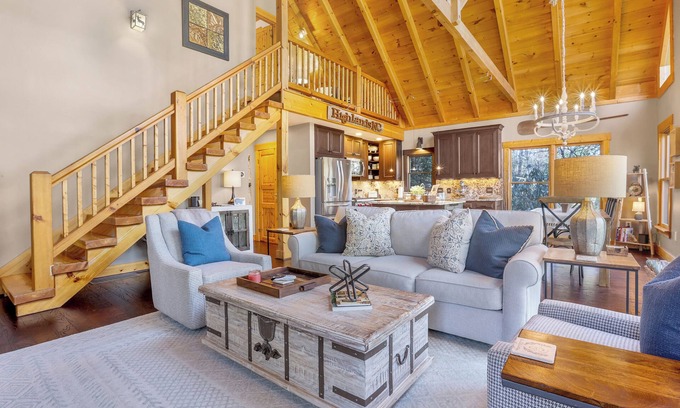 Highlands House | Glen Falls Cottage - Mountain Getaway