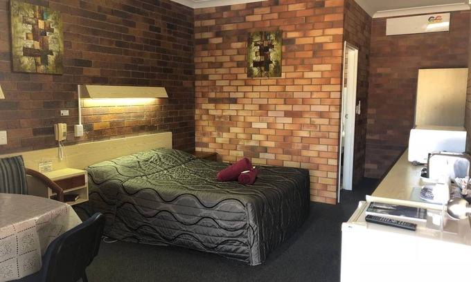 Glen Innes Hotel | Glen Innes Lodge Motel