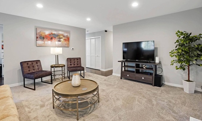Glendale Heights House | Glendale Heights Rental - Windsor Ln