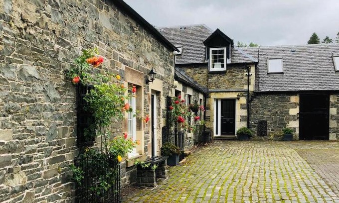 Biggar House | Glenheurie Cottage