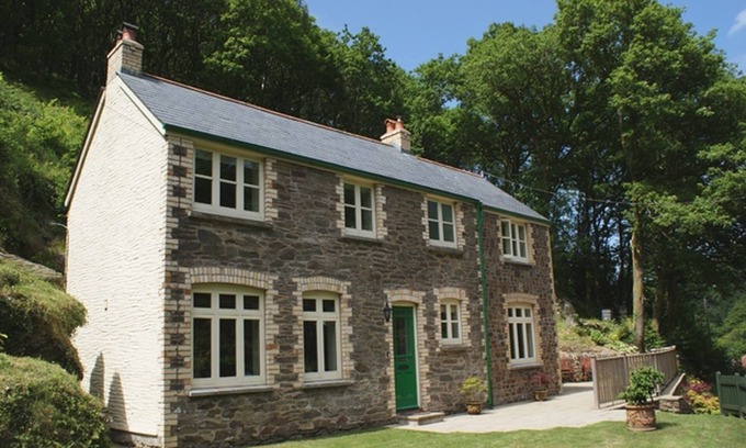 Barbrook Cottage | GLENVIEW, pet friendly, with a garden in Barbrook