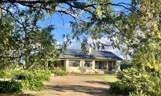 Cootamundra Cottage | Glenwari Cottage-Jindalee NP