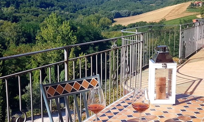 Montepulciano Apartment | Gli Alberi -Apartment with terrace- Free WiFi