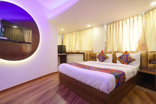 Mumbai House | Glitz Hotels The Rio - Nr Solitaire Corporate Business Park