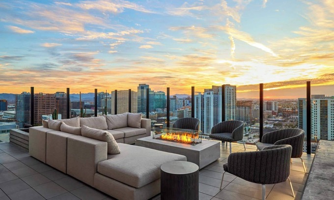 Evans Churchill Apartment | Global Luxury Suites at Downtown Phoenix