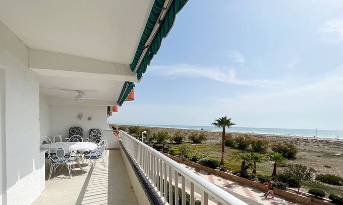 Canet de Berenguer Apartment | Global Properties: Beachfront apartment, Canet de Berenguer