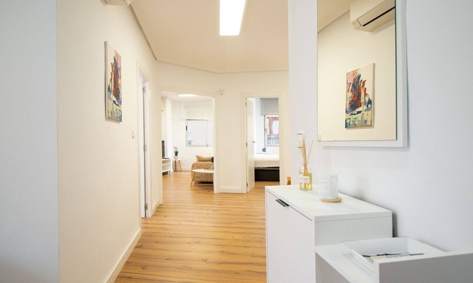 Port de Sagunt Apartment | Global Properties: Centrally located 4-bedroom property