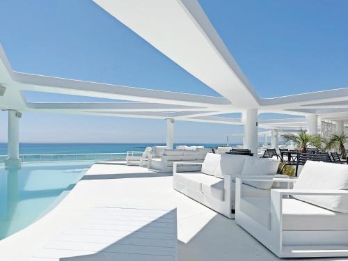 Canet de Berenguer Apartment | Global Properties, Moderno apartamento con dos terrazas con vistas al mar y a la montaña