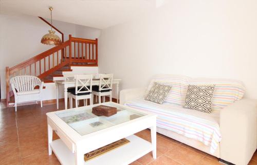 Playa de Almarda House | Global Properties, Adosado en la playa con piscina
