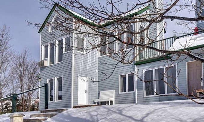Mont-Tremblant Pedestrian Village House | GLOBALSTAY. Bright Condo near the Lake