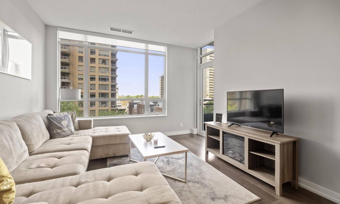 Mount Pleasant West Condo | GLOBALSTAY. 2 Bedroom Deluxe Apartment w Balcony