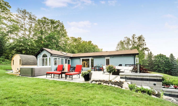 East Gwillimbury House | GLOBALSTAY. Chalet at Sharon
