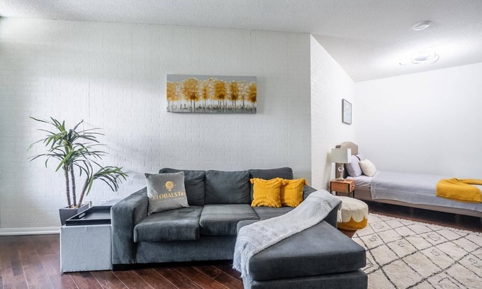 Fort York Condo | GLOBALSTAY. Modern 1 Bedroom + Den Unit Downtown