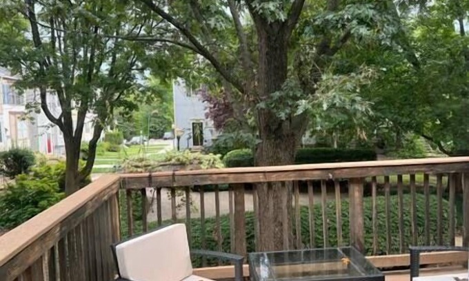 Reston Apartment | Glorious | 3 bedroom | Convenient | DC