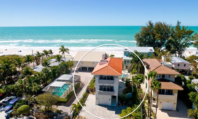 Ilexhurst House | GLORIOUS DAZE Beach House POOL! SPA! GOLFCART! ELEVATOR! PUTTING GREEN!