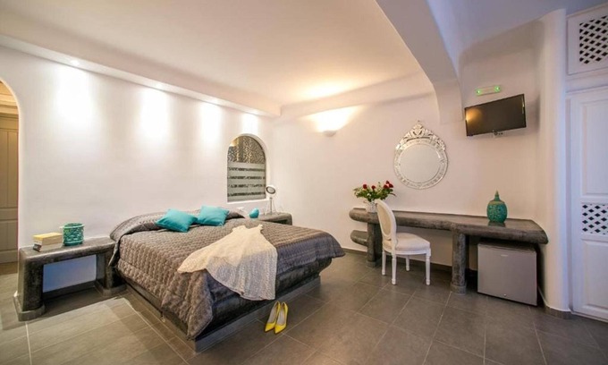 Imerovigli Villa | Glorious Santorini Apartment | Goldberry Apartment | Min. Children Age: 12.
