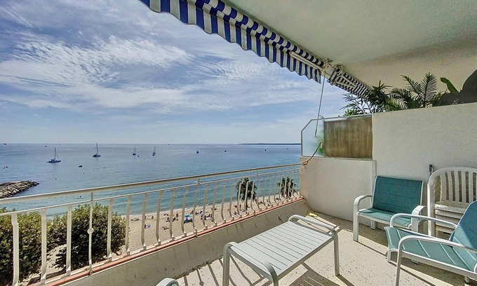 Golfe Juan Apartment | Goélette - 4 couchages - 1 chambre - Vue mer