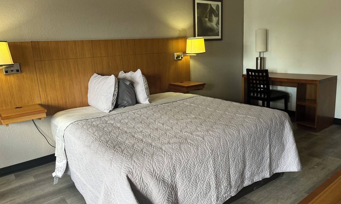 Harlandale Hotel | GO2 Inn & Suites by Relianse