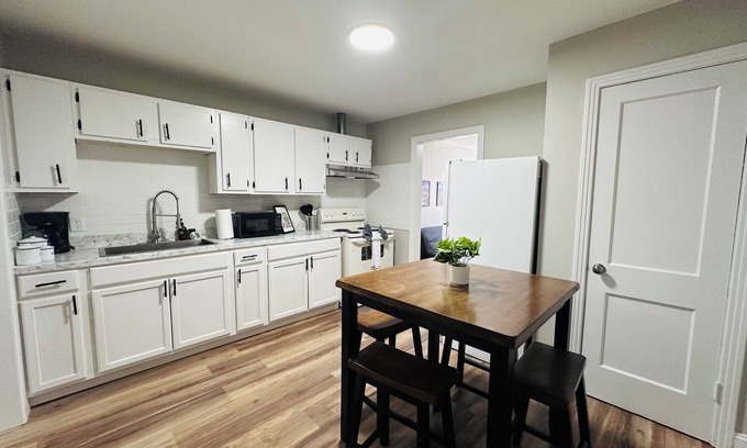 Bossier City House | Goat on Glacier