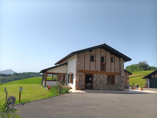 Ainhoa Bed & Breakfast | Goitik Ikusita