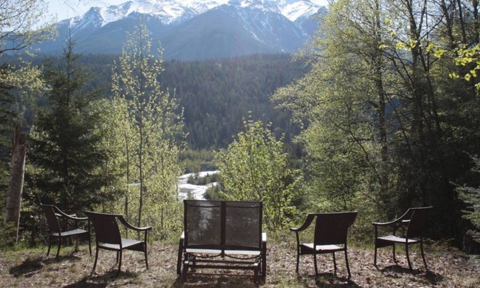 Gold Bridge House | Gold Bridge, BC Charming, Quiet, Mountian Getaway