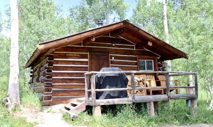 Clark Cabin | Gold Camp - A Classy-Rustic Gem