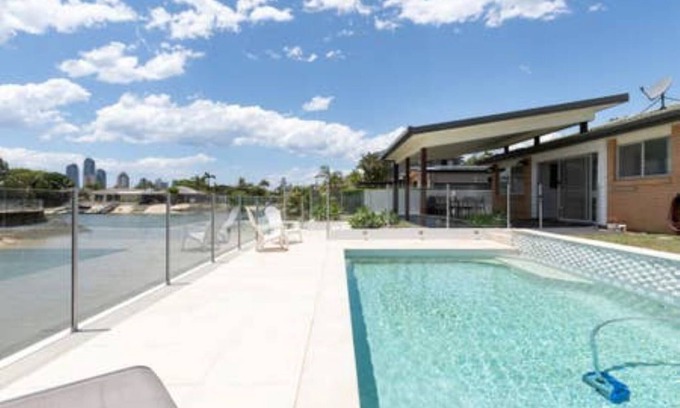 Broadbeach Waters House | Gold Coast Central Waterfront House with Pool