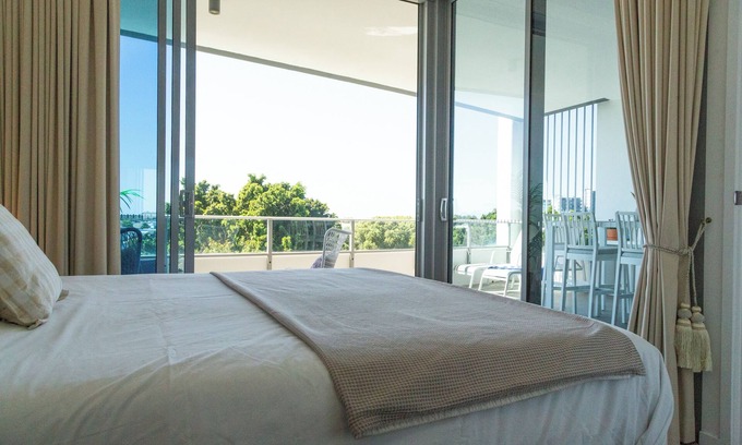 Biggera Waters Apartment | Gold Coast Gem, family sized apartment with pool table and fantastic views