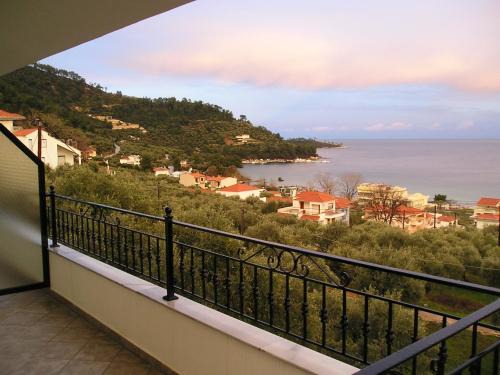 Chrisi Ammoudia Apartment | Golden Beach Inn