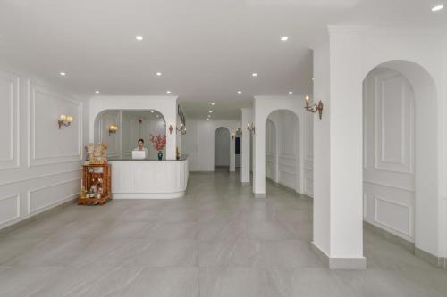 Hue City Centre House | Golden Glow Hue City