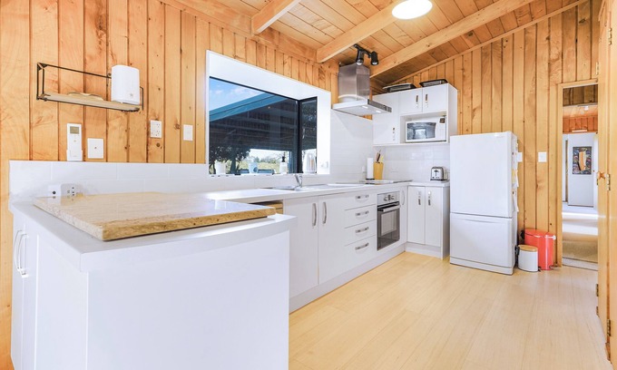 Cambridge House | Golden Grove Retreat - Cambridge Holiday Home