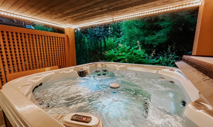 Whistler House | * Golden Hearts * 2010 Olympic Retreat w/Hot Tub