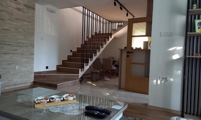 Kolasin House | Golden House