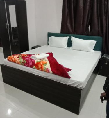 Bhiwadi Hotel | Golden Lip Hotel