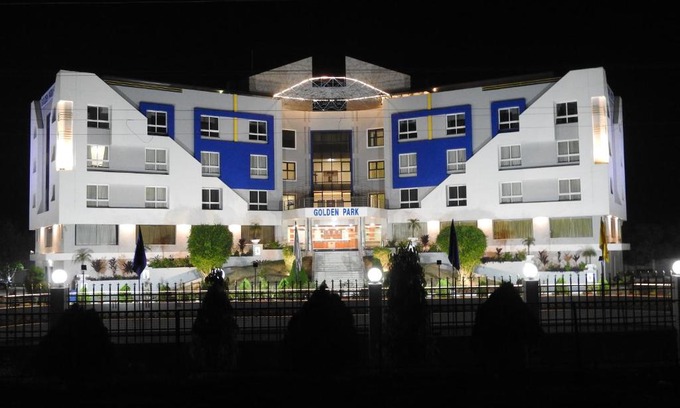 Malda Hotel | GOLDEN PARK HOTEL & RESORT