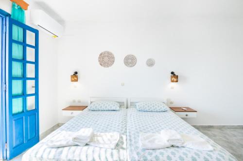Lefkos Apartment | Golden Sand Studios