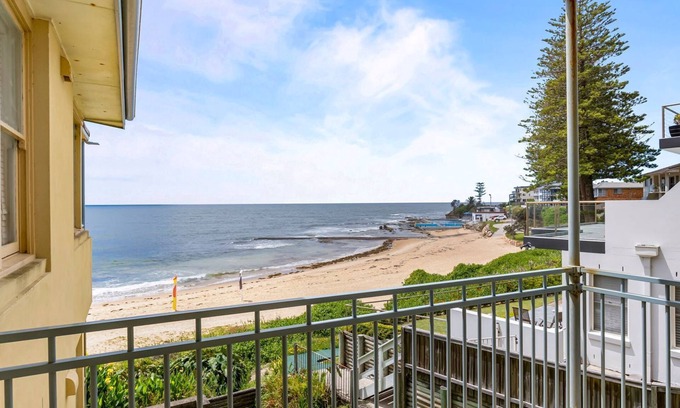 The Entrance Apartment | Golden-Sands- 3-66-Ocean-Pde