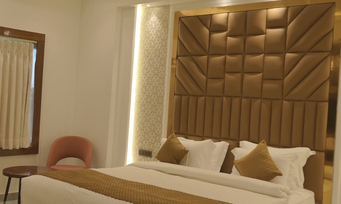 Aligarh Hotel | Golden Stone Resorts