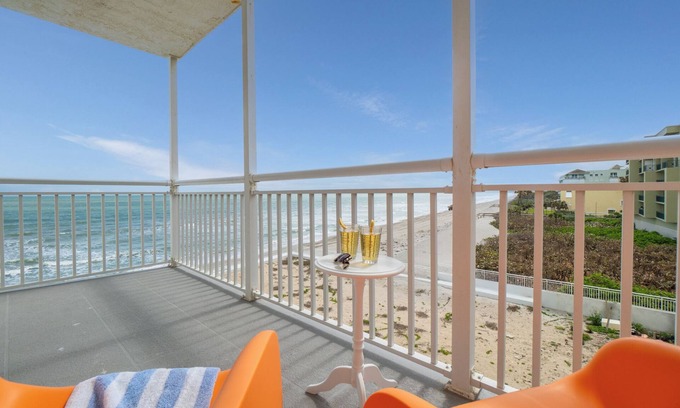 South Patrick Shores Condo | Golden Sunrise I Direct Ocean View/Beach Access I 2Bd/2Ba