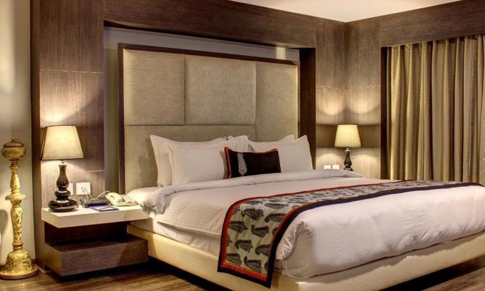 Panch Batti Hotel | Golden Tulip Jaipur