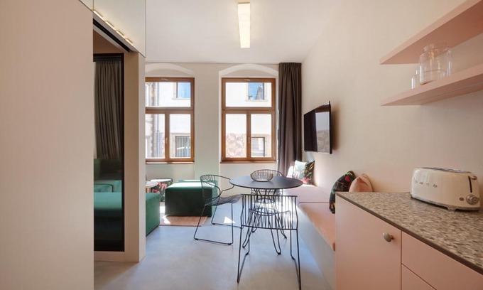Caldaro Sulla Strada del Vino Apartment | Goldengel Design-Suiten Frieda Maria im Herzen von Kaltern