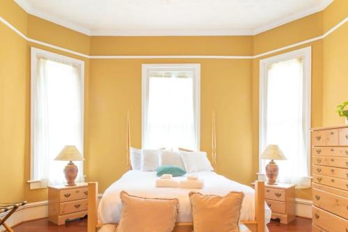 Columbus House | Goldfinch Mansion Historic Luxury on the Park