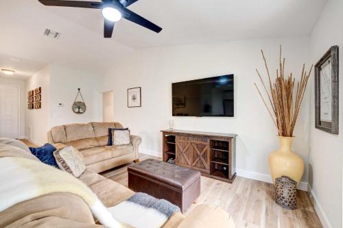 Sun 'N Lake House | Golf and Pool Access Pet-Friendly Sebring Home!