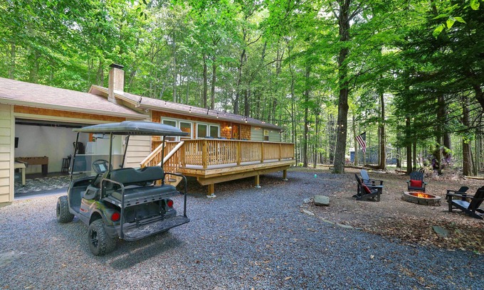 Pocono Lake Cabin | Golf Cart for rent, Kayaks & Game Room. Dog-Friendly Cabin w/Fireplace
